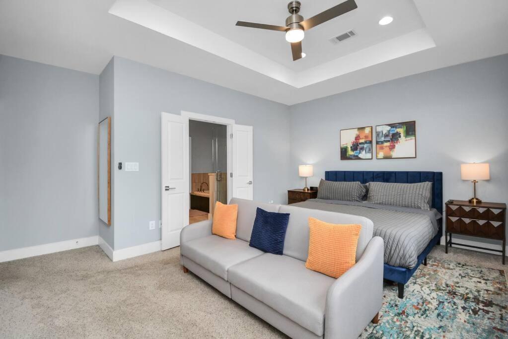 Skyline Views - Sleeps 10 Home Near Downtown Houston Bagian luar foto