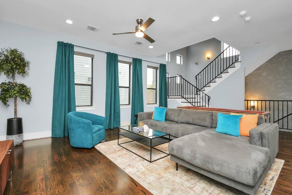 Skyline Views - Sleeps 10 Home Near Downtown Houston Bagian luar foto
