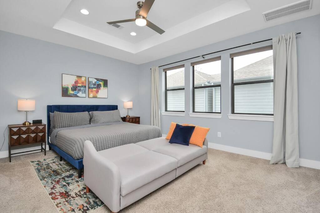 Skyline Views - Sleeps 10 Home Near Downtown Houston Bagian luar foto