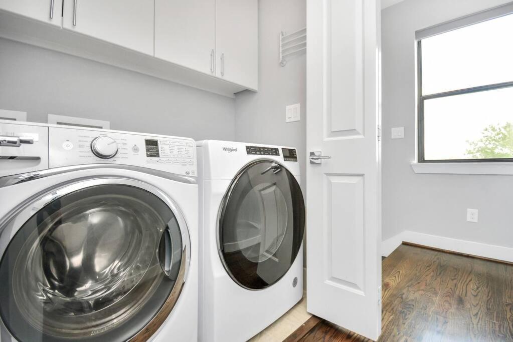 Skyline Views - Sleeps 10 Home Near Downtown Houston Bagian luar foto