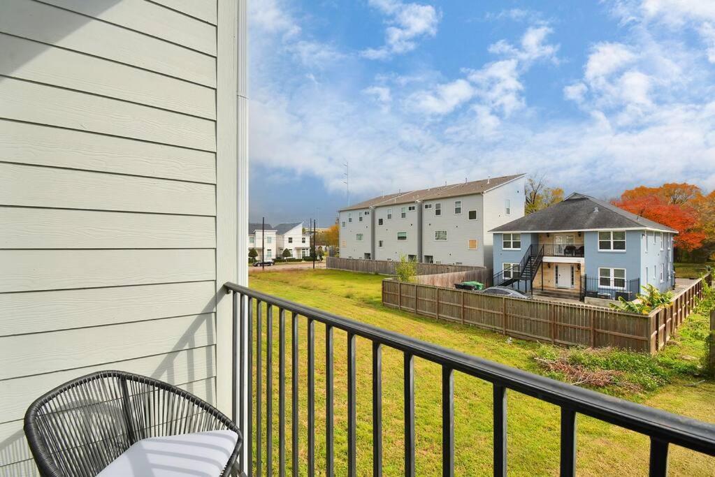 Skyline Views - Sleeps 10 Home Near Downtown Houston Bagian luar foto