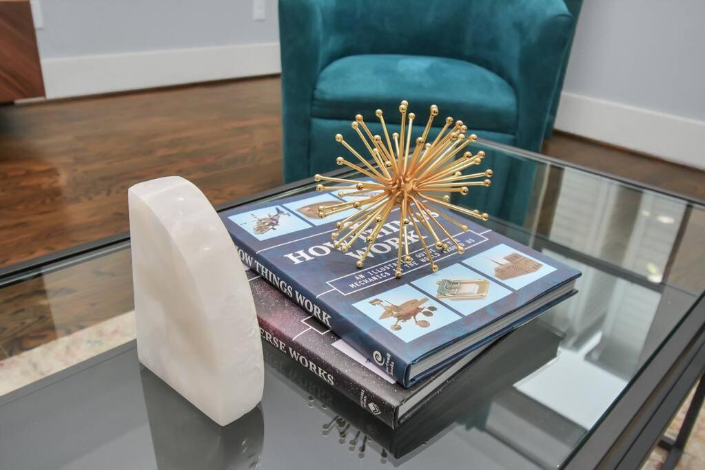 Skyline Views - Sleeps 10 Home Near Downtown Houston Bagian luar foto