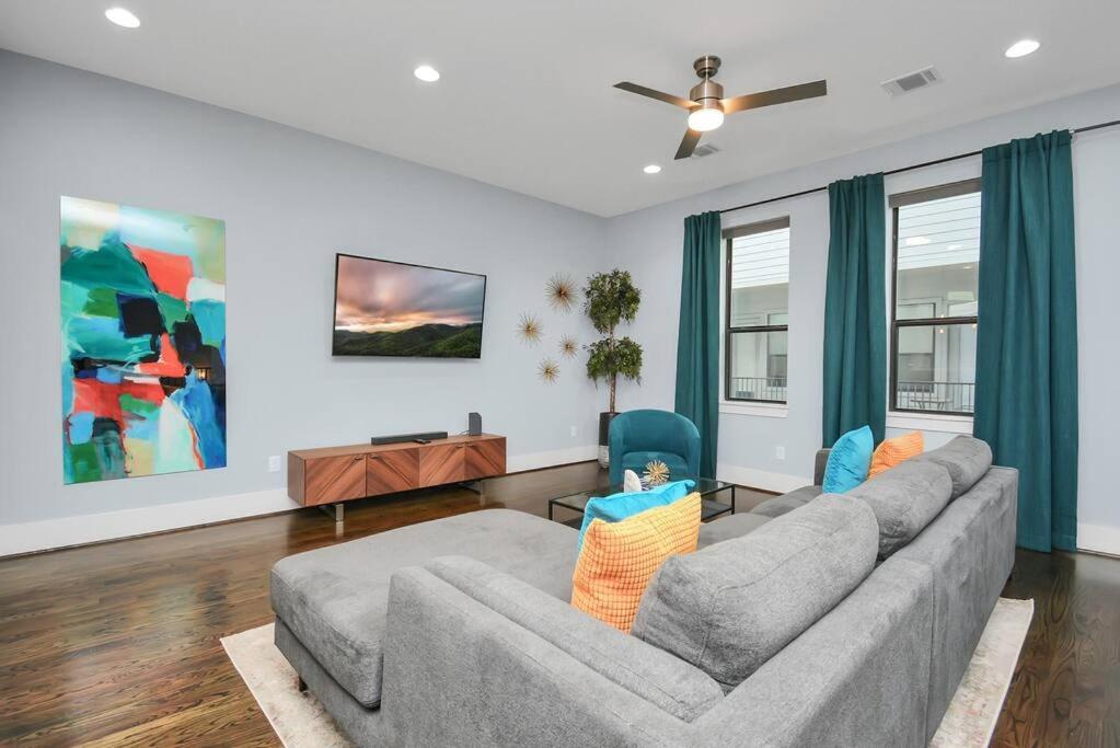Skyline Views - Sleeps 10 Home Near Downtown Houston Bagian luar foto
