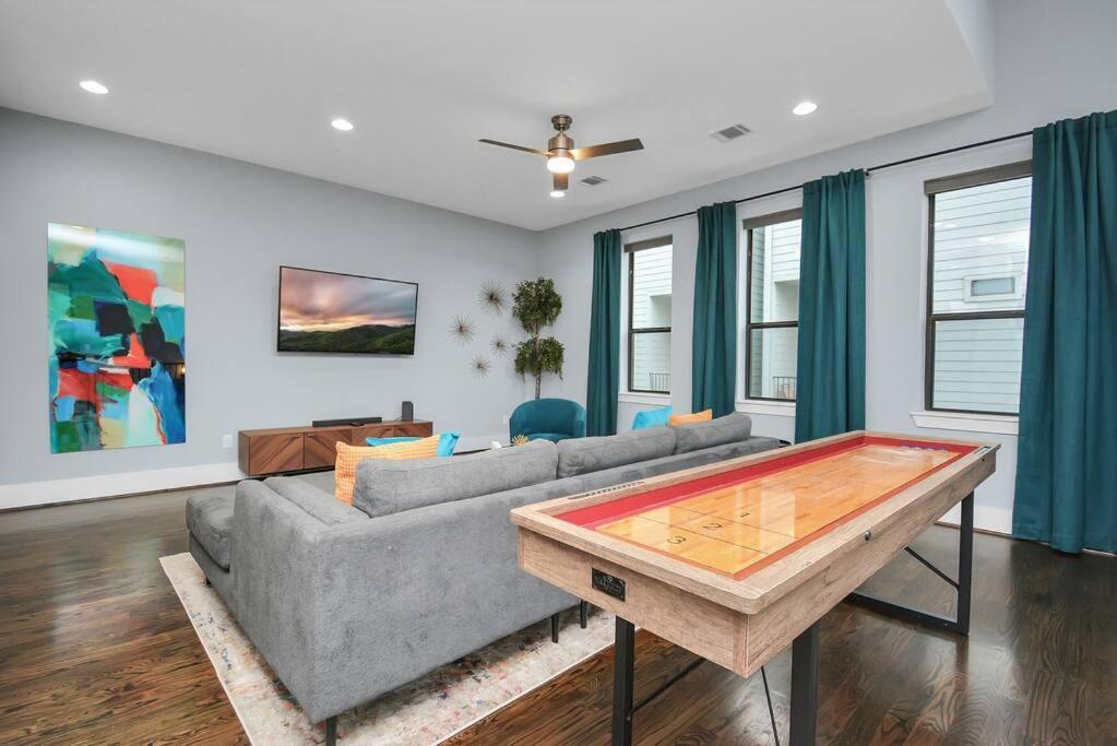 Skyline Views - Sleeps 10 Home Near Downtown Houston Bagian luar foto