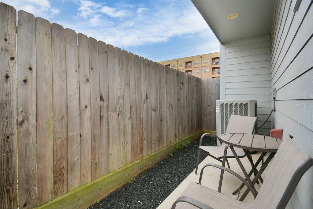Skyline Views - Sleeps 10 Home Near Downtown Houston Bagian luar foto